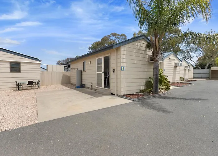 Costello Hotels - Moonta Bay Cabins