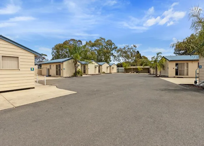 Costello Hotels - Moonta Bay Cabins